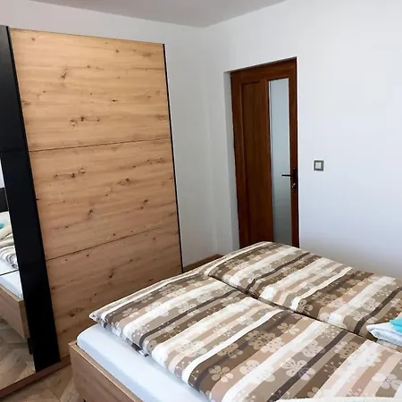 Toni / 2bedrooms Apartamento *