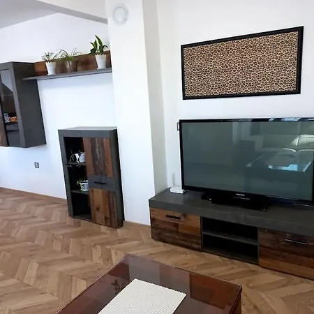 Toni / 2bedrooms Apartamento